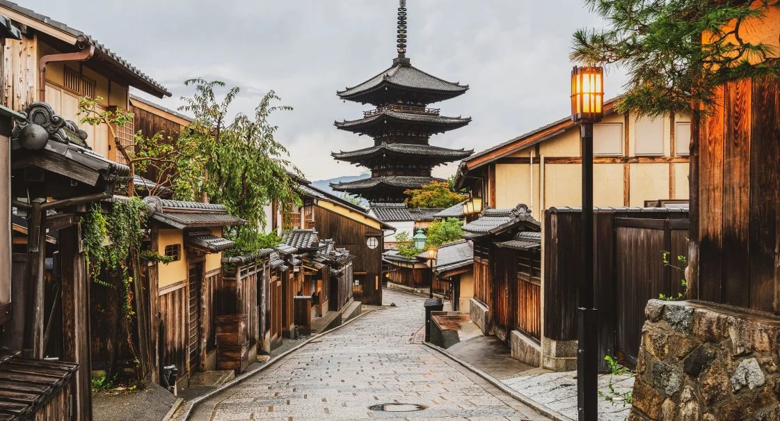 Mystical Gion: explore the iconic geisha district